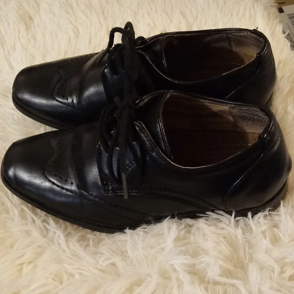Easy Strider Dress Shoe - Picture 2 of 5